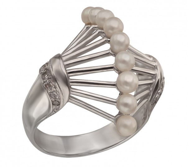 Серебряное кольцо с жемчугом и фианитами. Артикул 320782С  размер 17 - Фото 1