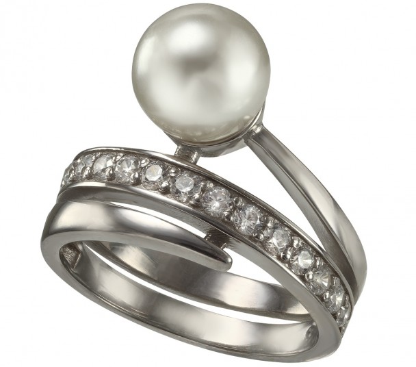 Серебряное кольцо с жемчугом и фианитами. Артикул 320956С  размер 18 - Фото 1