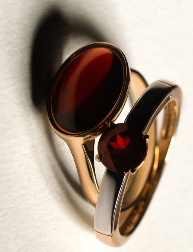 Golden ring with garnet. Article 364711  size 19 - Photo 3