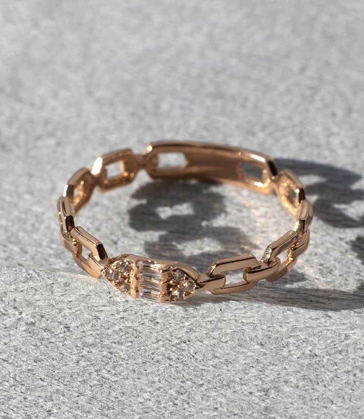 Золотое кольцо с фианитами. Артикул 380669  размер 18.5 - Фото 4