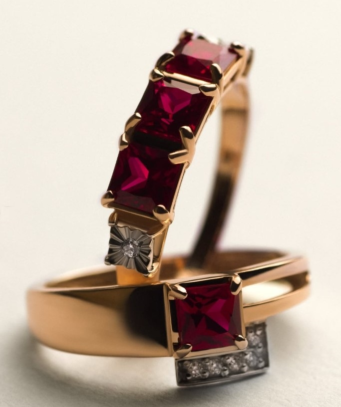 Золота каблучка з рубіном і діамантами. Артикул 754716  розмір 17.5 - Фото 4