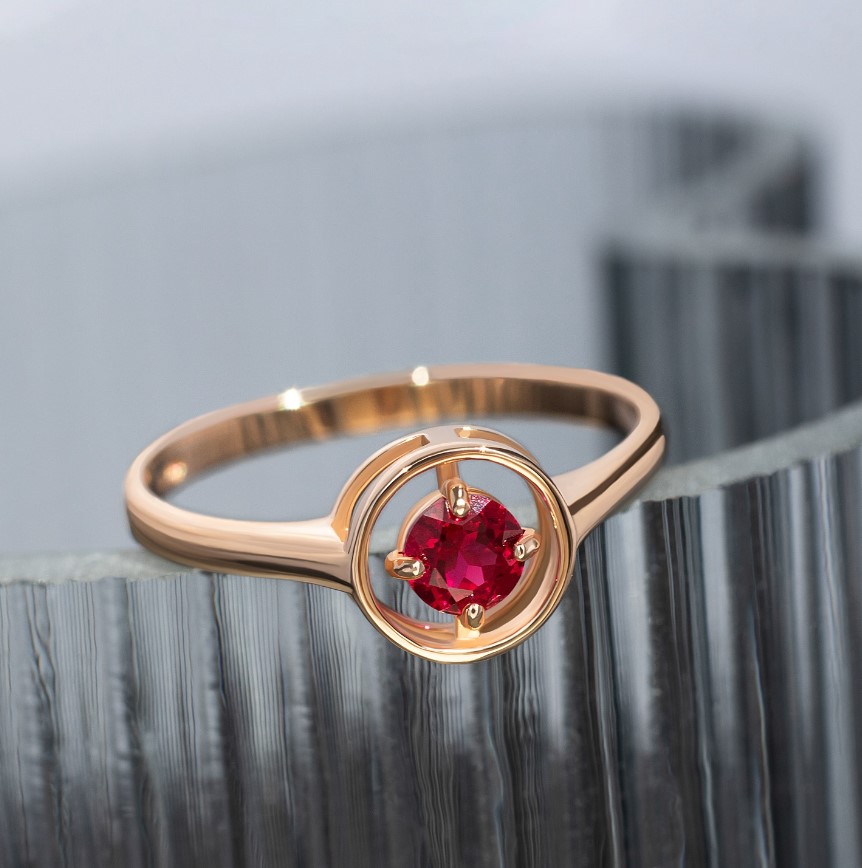 Золотое кольцо с рубином. Артикул 365699  размер 17 - Фото 4