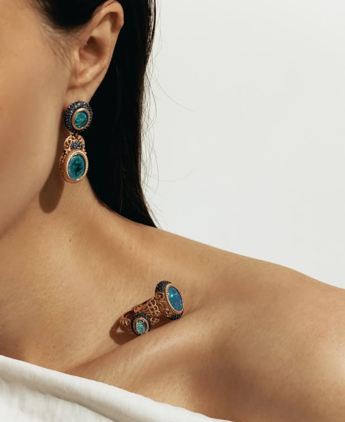 Gold ring with opals and nanocrystals. Article 3623566  size 18 - Photo 4