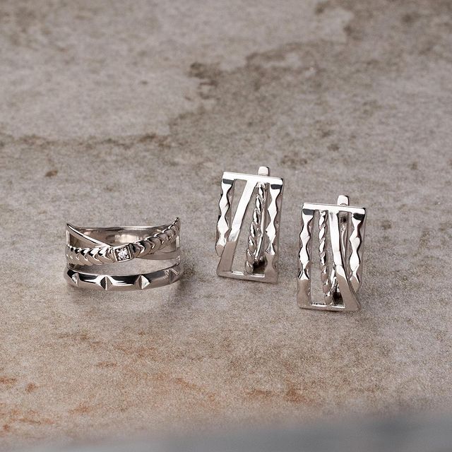 Серебряное кольцо с фианитом. Артикул 380483С  размер 16.5 - Фото 2