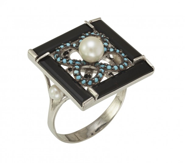 Серебряное кольцо "Ночное рандеву" с агатом, жемчугом, фианитами и нанокристаллами. Артикул 369551С  размер 17 - Фото 1